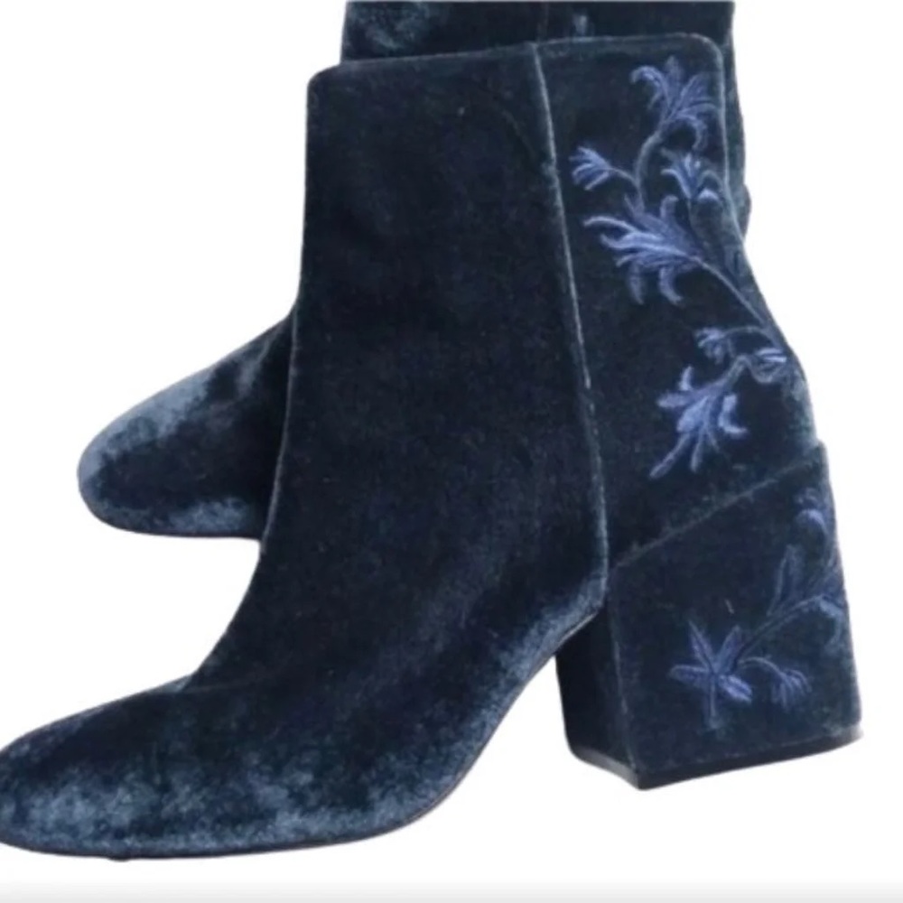 BNWOT Kenneth Cole Renna Boots!!